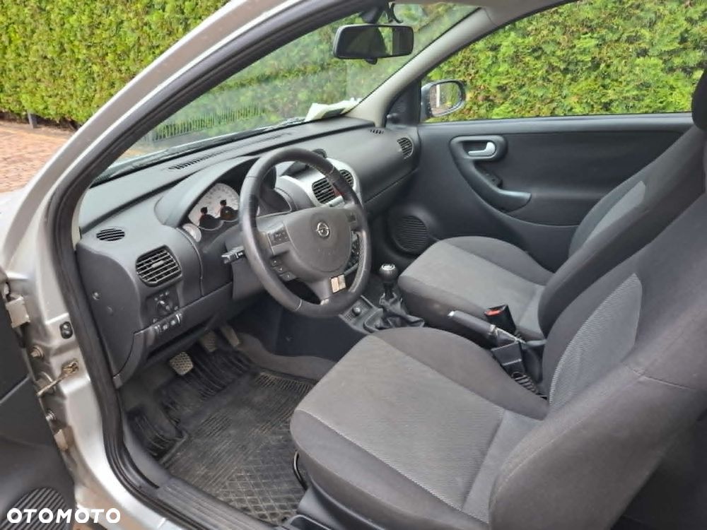 Opel Corsa 1.2 16V Enjoy - 6