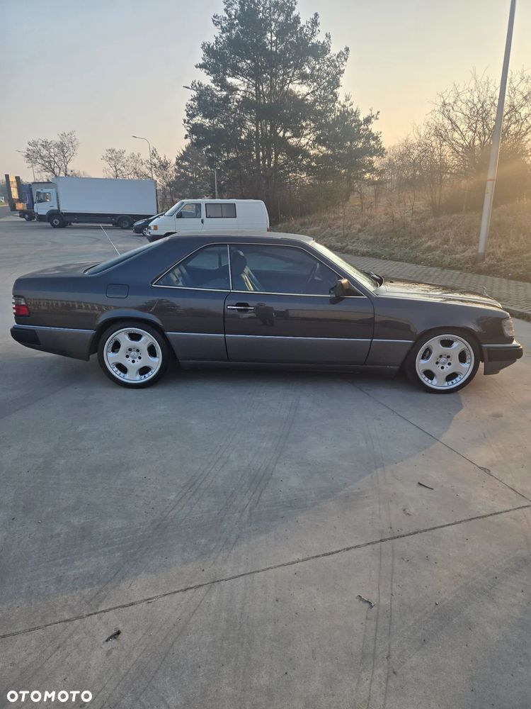 Mercedes-Benz W124 (1984-1993) - 17