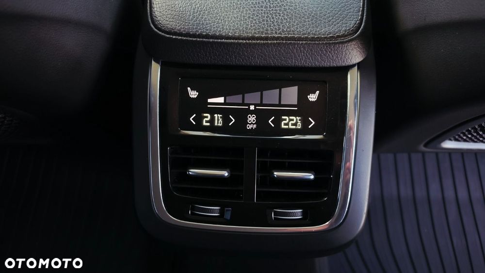 Volvo XC 90 - 23