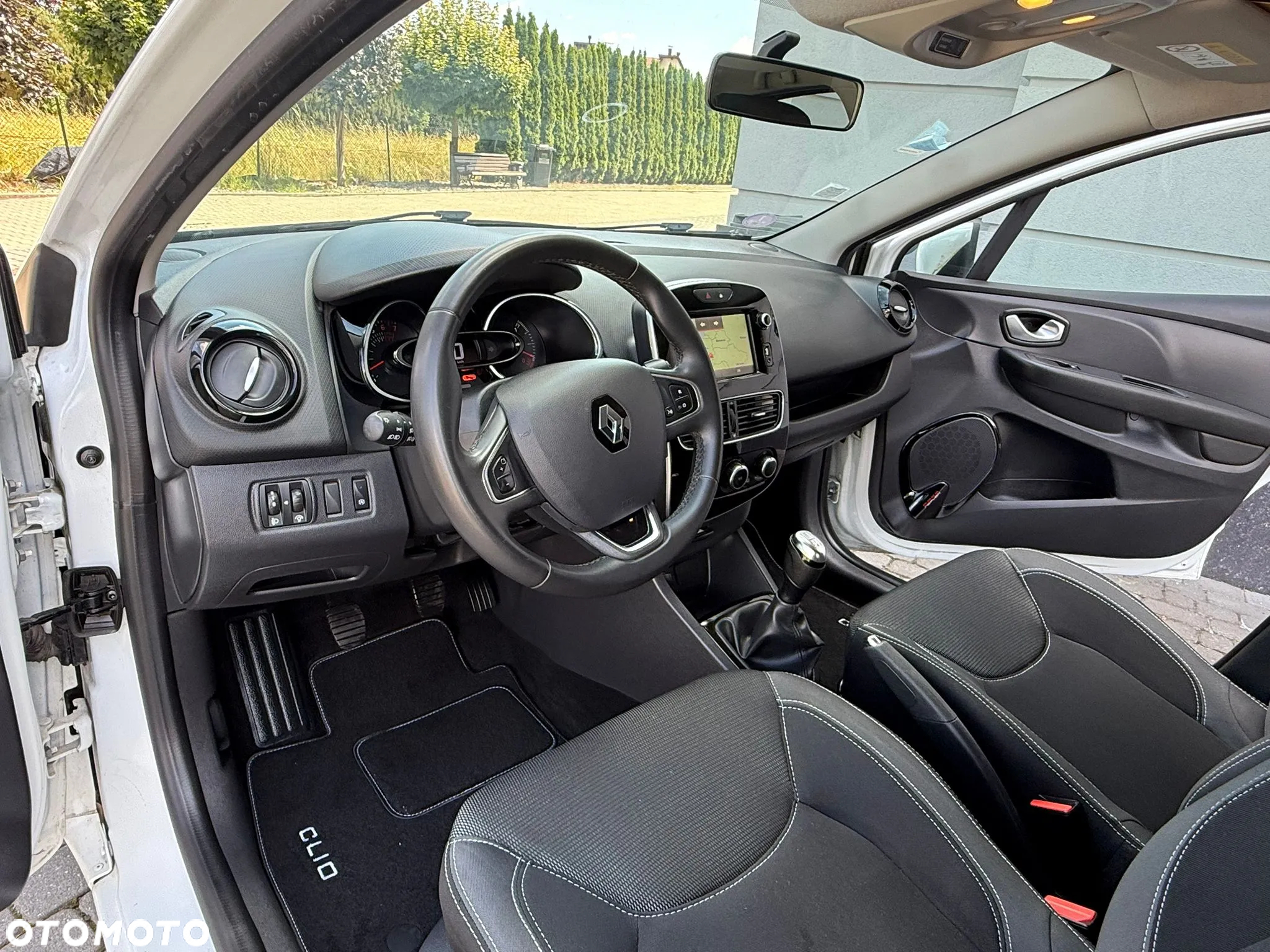 Renault Clio - 8