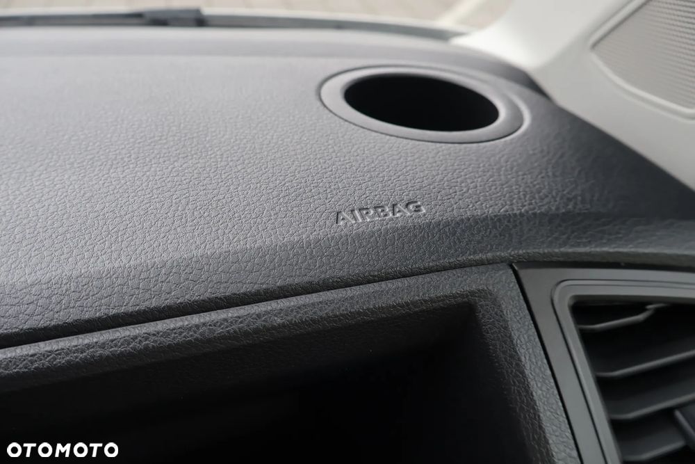 Volkswagen Transporter DSG KONTENER 8EP+WINDA750kg+DRZWI BOCZNE KLIMA KAMERA TEMPOMAT FV23% - 27