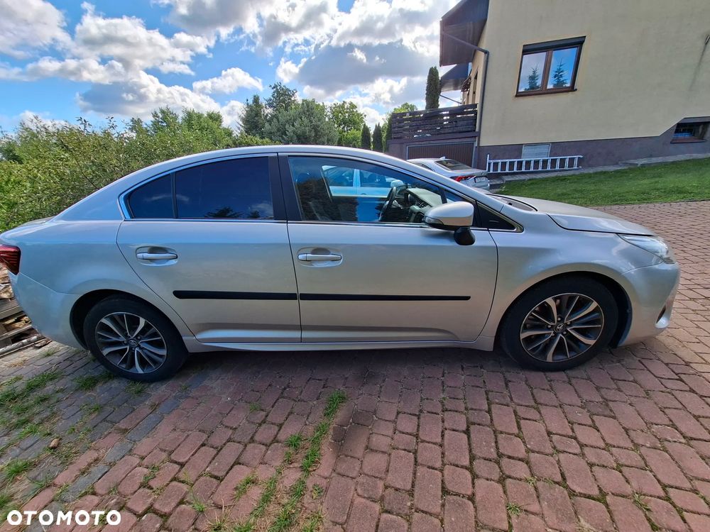 Toyota Avensis 2.0 D-4D Premium - 3