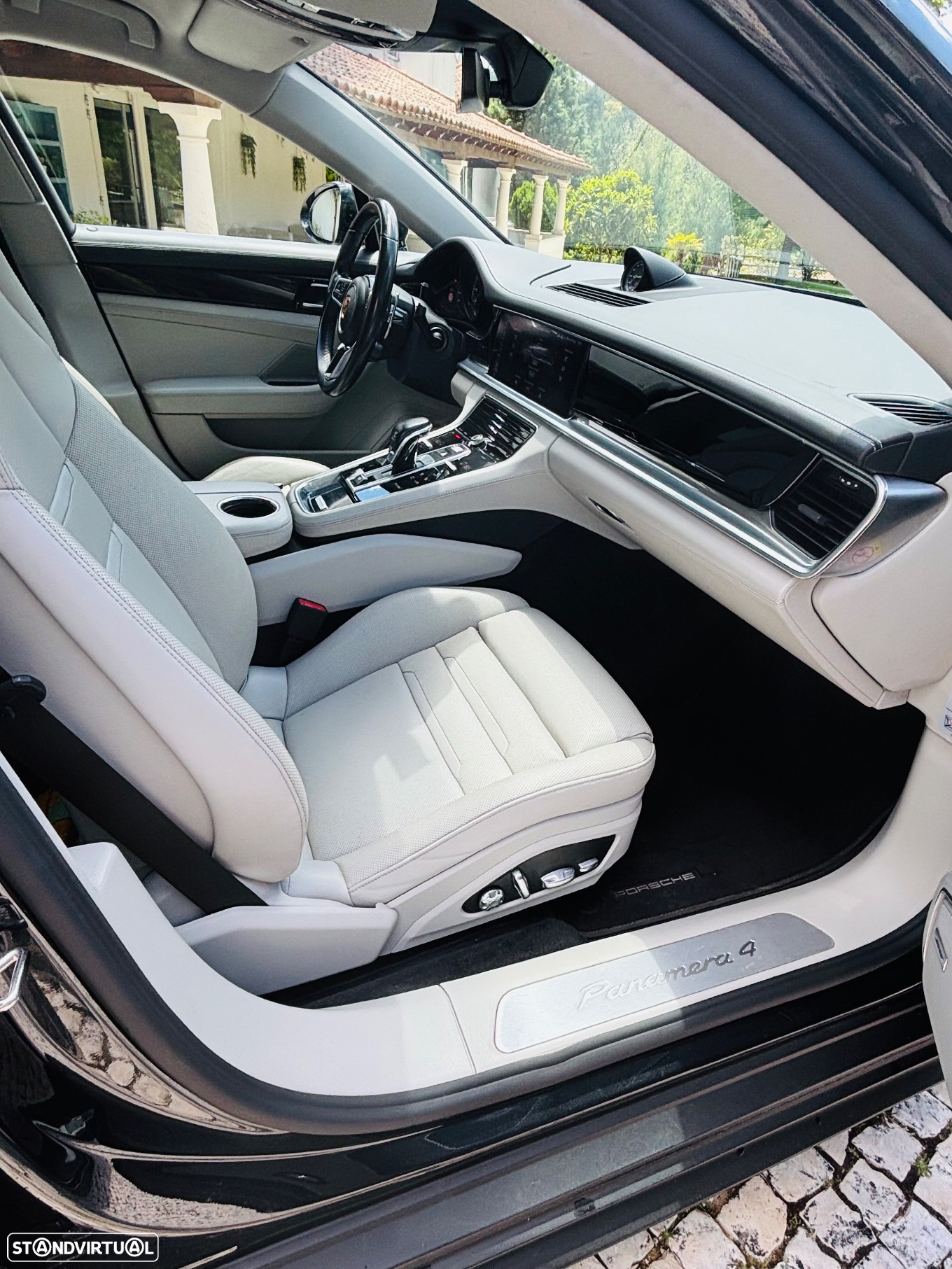 Porsche Panamera 4 E-Hybrid - 23