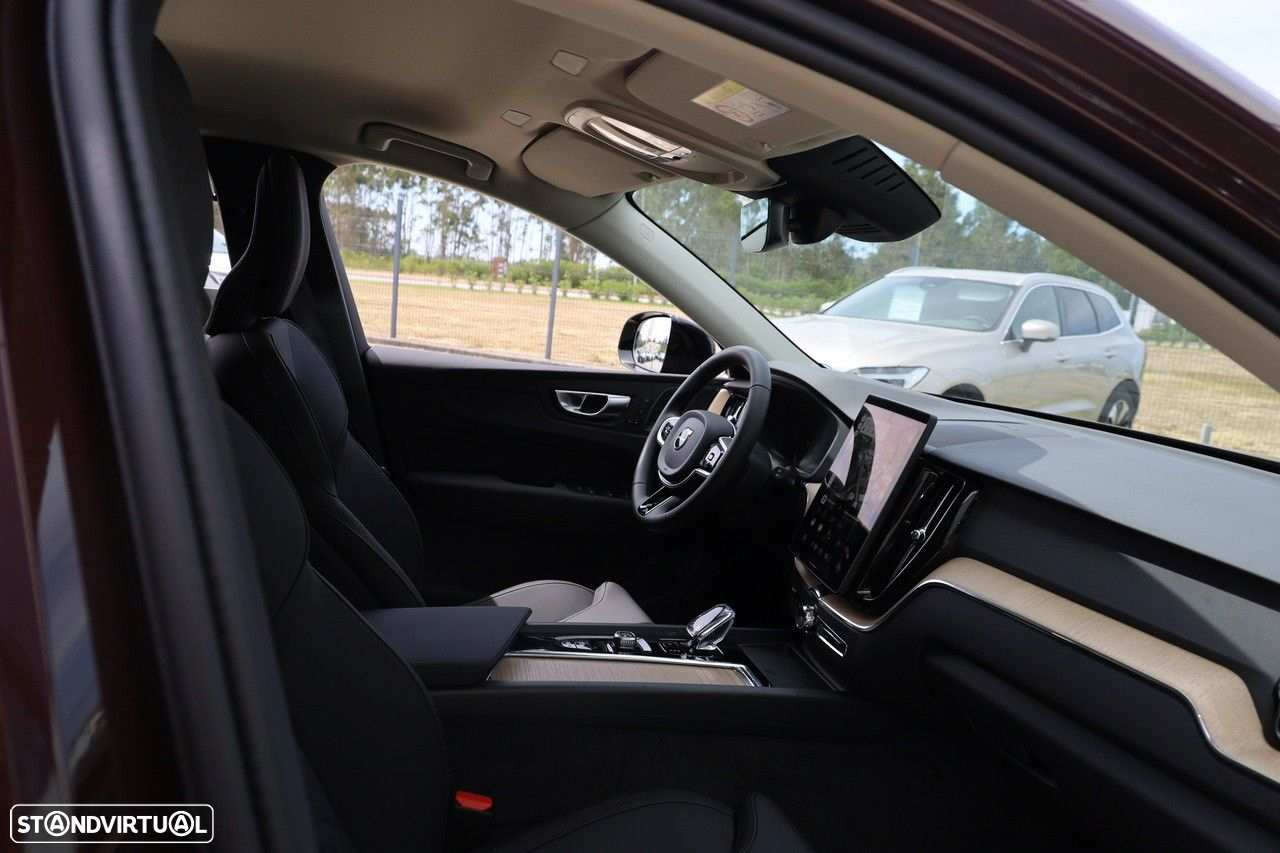 Volvo XC 60 2.0 T6 PHEV Plus Dark AWD - 33