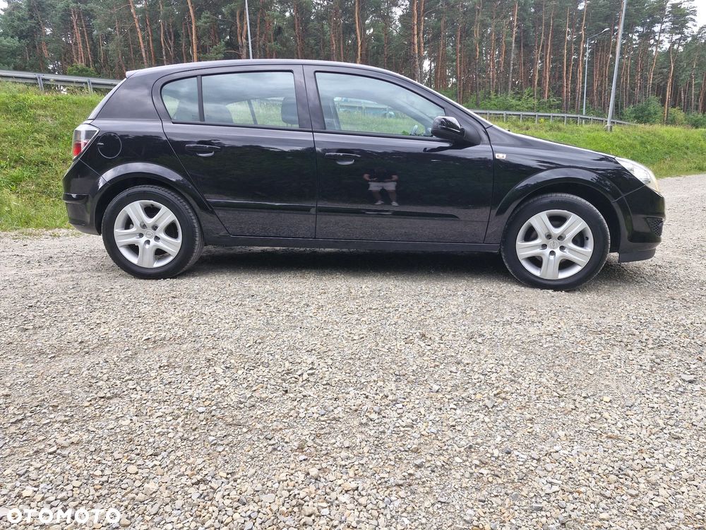 Opel Astra 1.6 Enjoy - 11