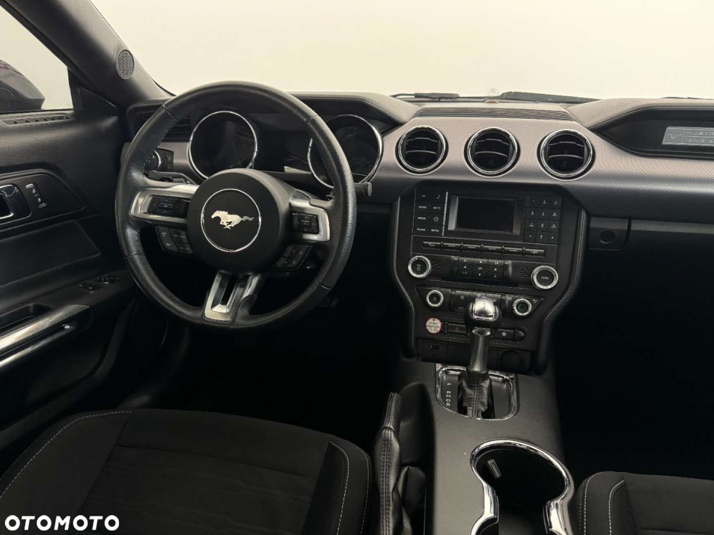 Ford Mustang - 23