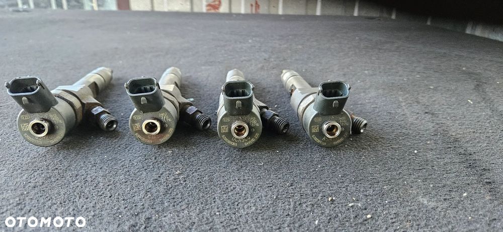 Wtryski 0445110230 8200389369 Renault Scenic 2 LIFT 1,9 DCI - 2