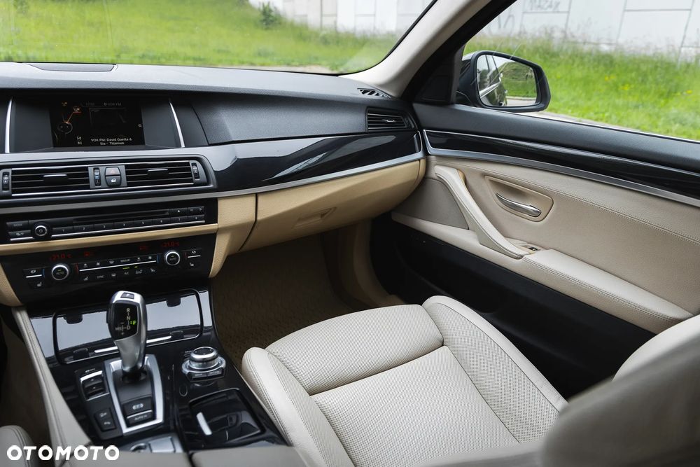 BMW Seria 5 520d xDrive Luxury Line - 23