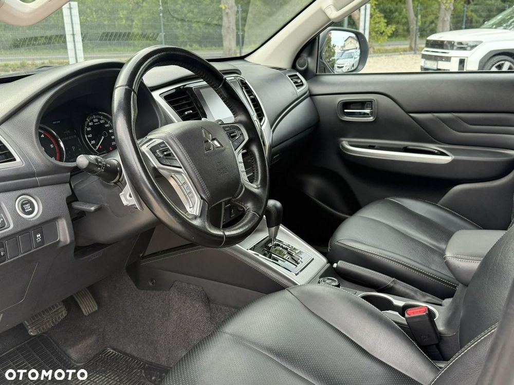 Mitsubishi L200 2.2 d DC Instyle Plus - 10
