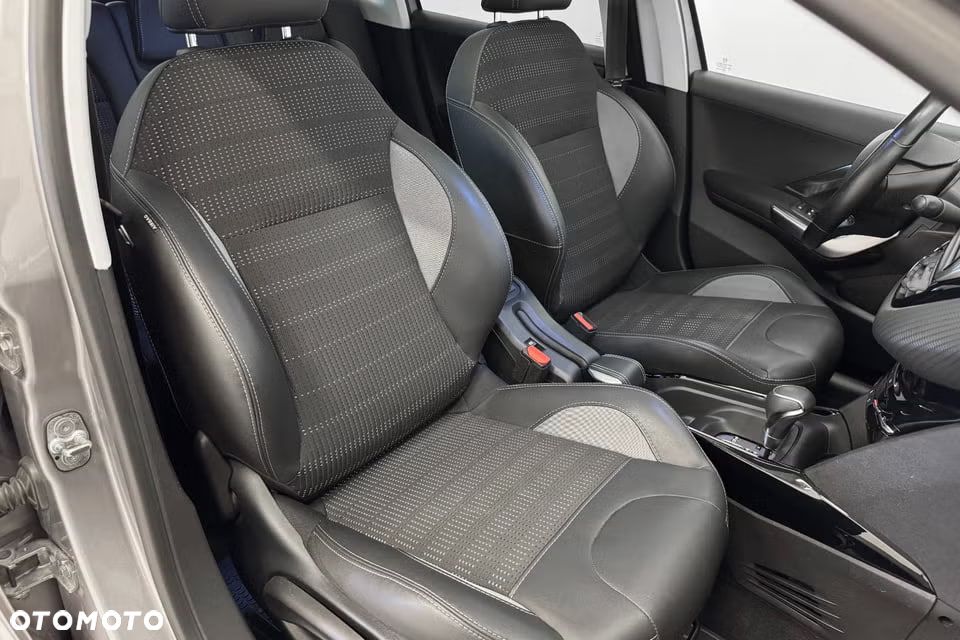 Peugeot 2008 1.2 Pure Tech Allure S&S EAT6 - 12