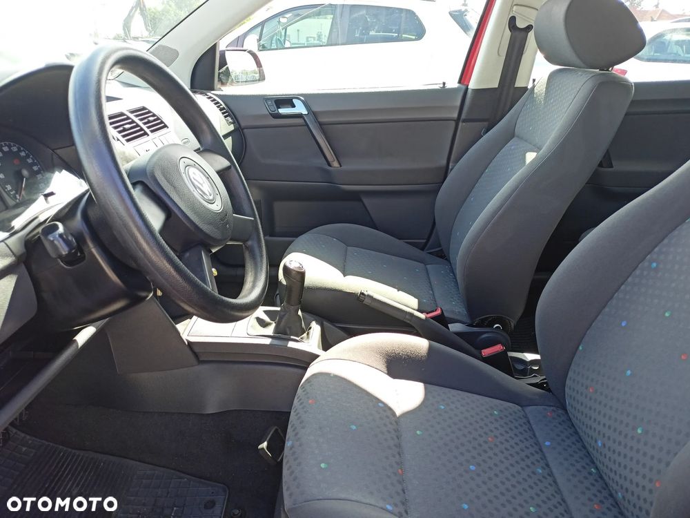 Volkswagen Polo - 8