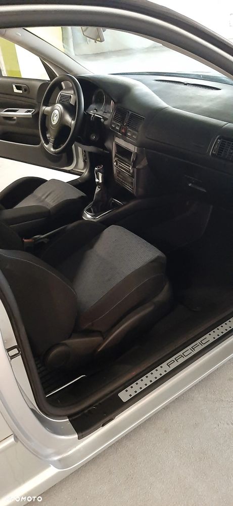 Volkswagen Golf 1.9 TDI Comfortline - 6