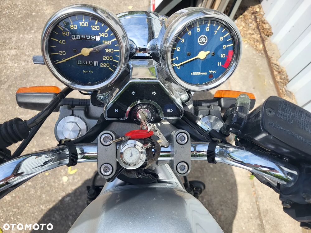 Yamaha XJ - 6