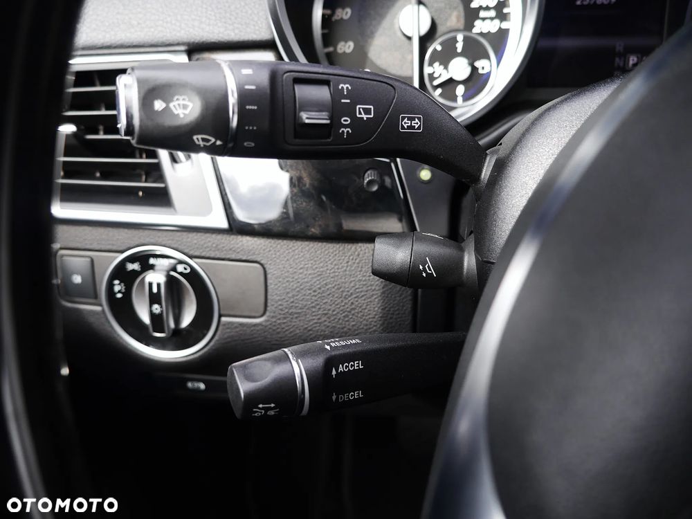 Mercedes-Benz GL 500 4-Matic - 14