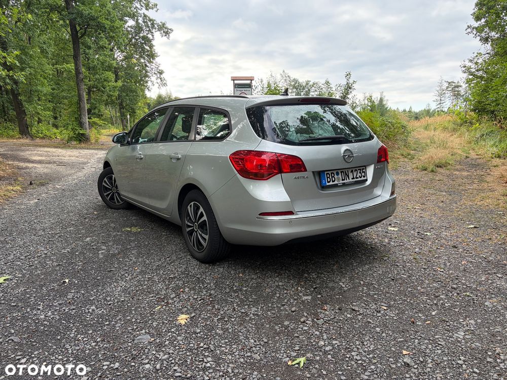 Opel Astra 1.6 CDTI DPF ecoFLEX Start/Stop Exklusiv - 2