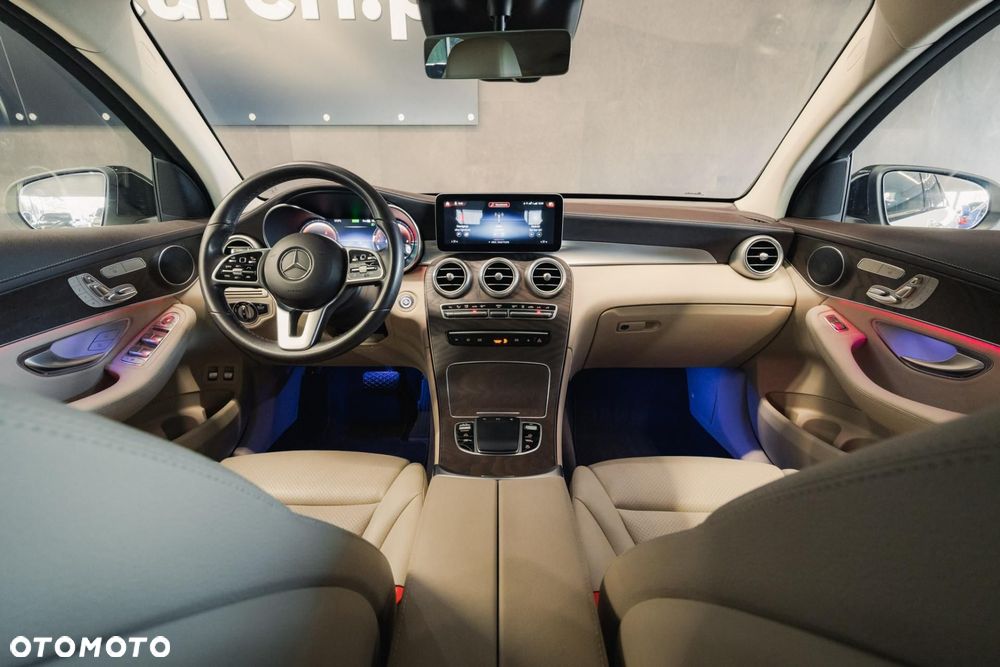 Mercedes-Benz GLC 300 e 4-Matic - 11