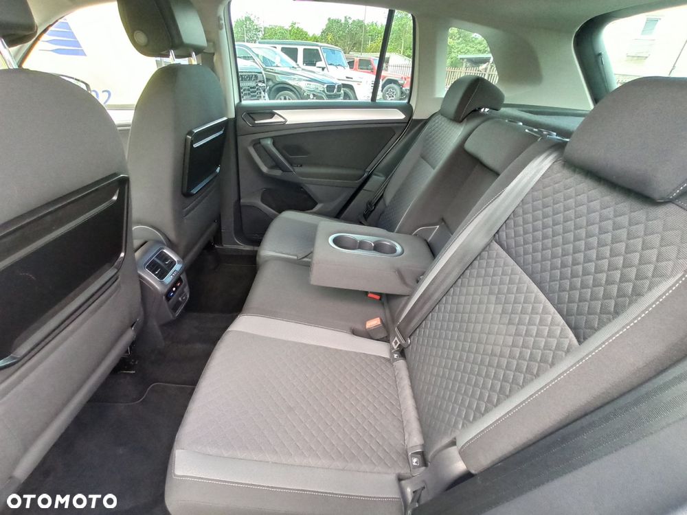Volkswagen Tiguan - 8