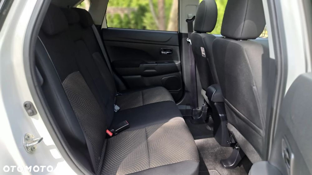 Mitsubishi ASX 1.6 DI-D 4WD Plus - 32