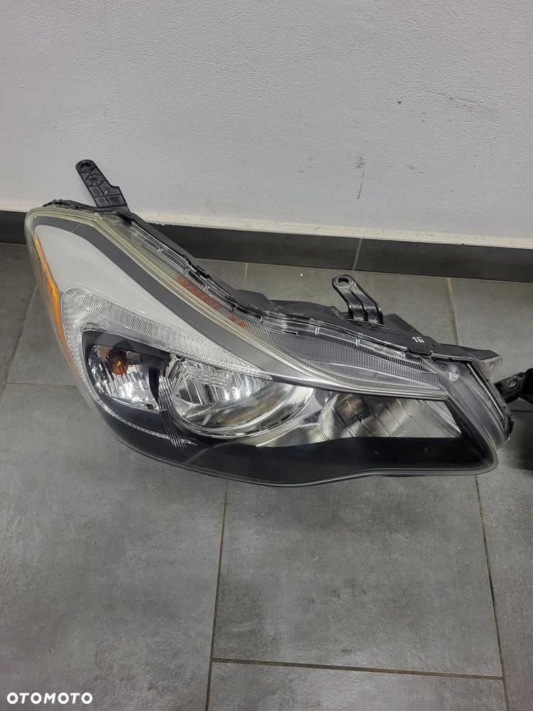Subaru XV lampa przod lewa prawa - 1