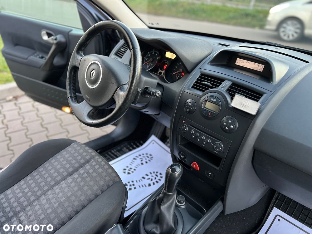 Renault Megane 1.6 Dynamique - 29
