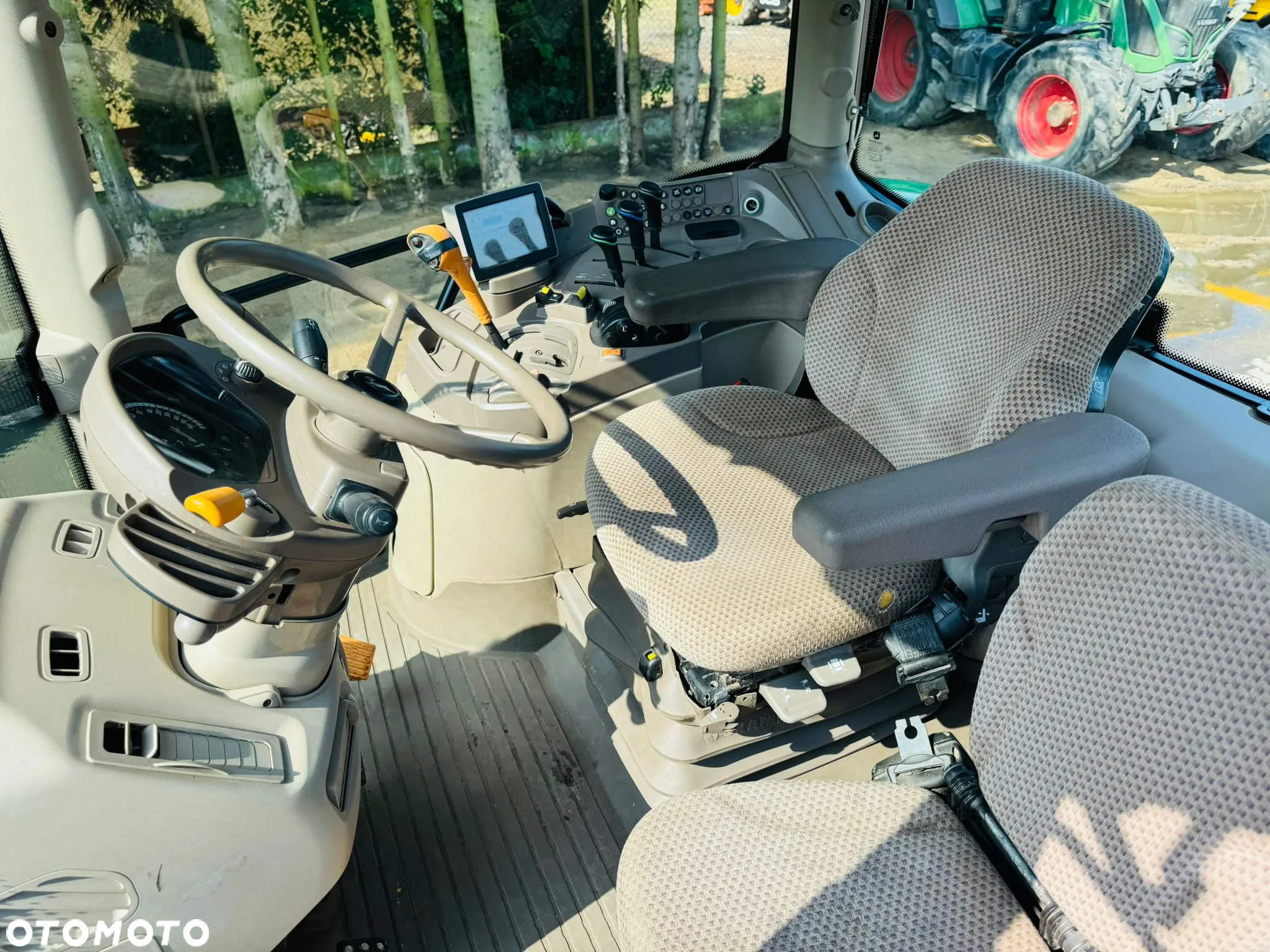 John Deere 6170R - 10
