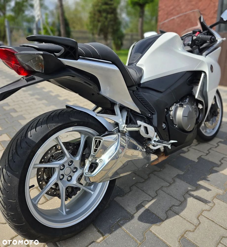 Honda VFR - 9