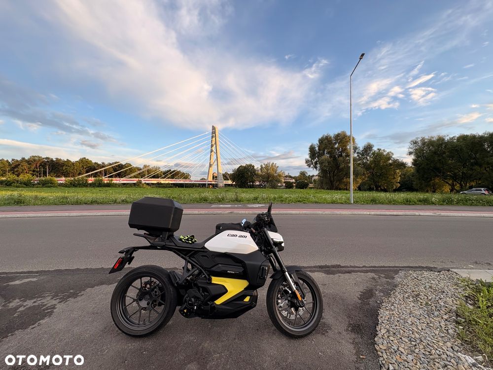 Can-Am Inny - 4