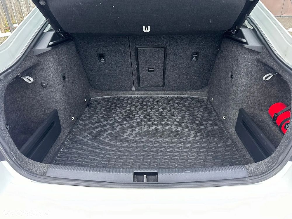 Skoda Octavia 1.8 TSI Elegance DSG - 32