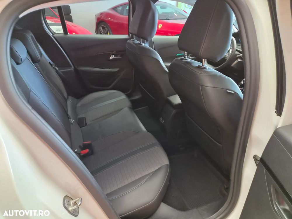 Peugeot 208 e-208 Allure - 14