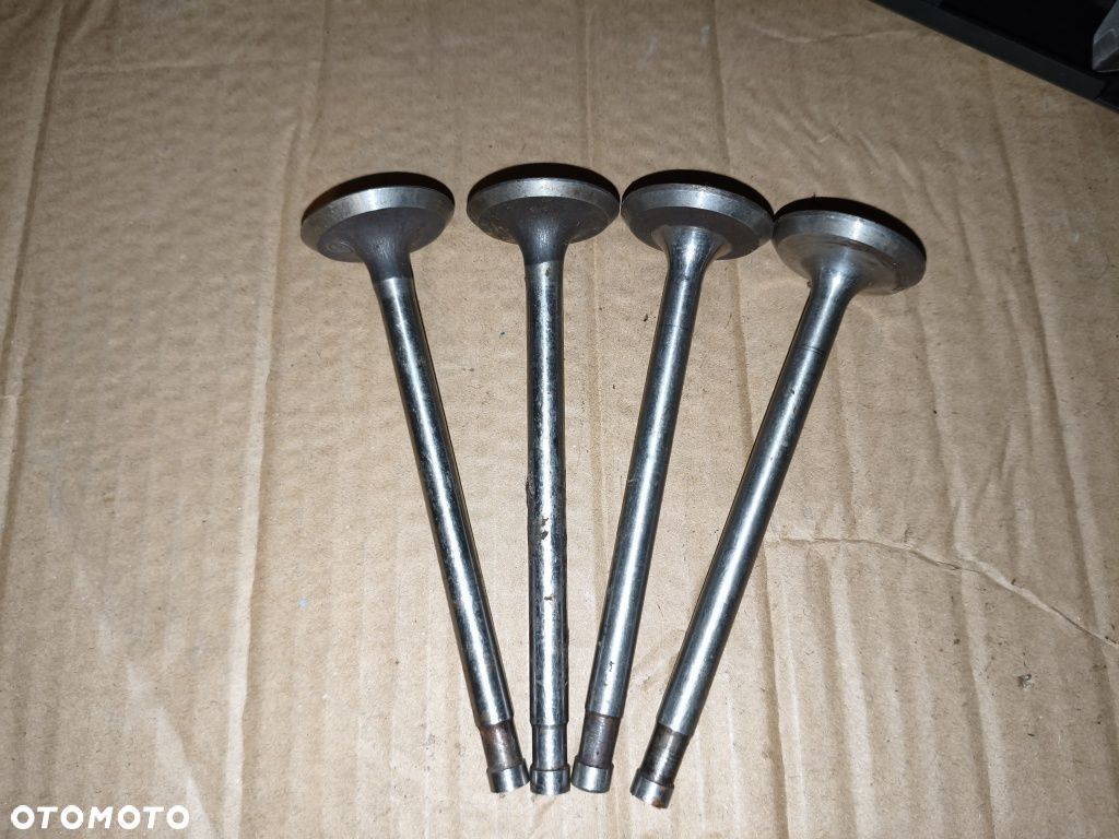 Oryginalne nowe zawory K750 - 1