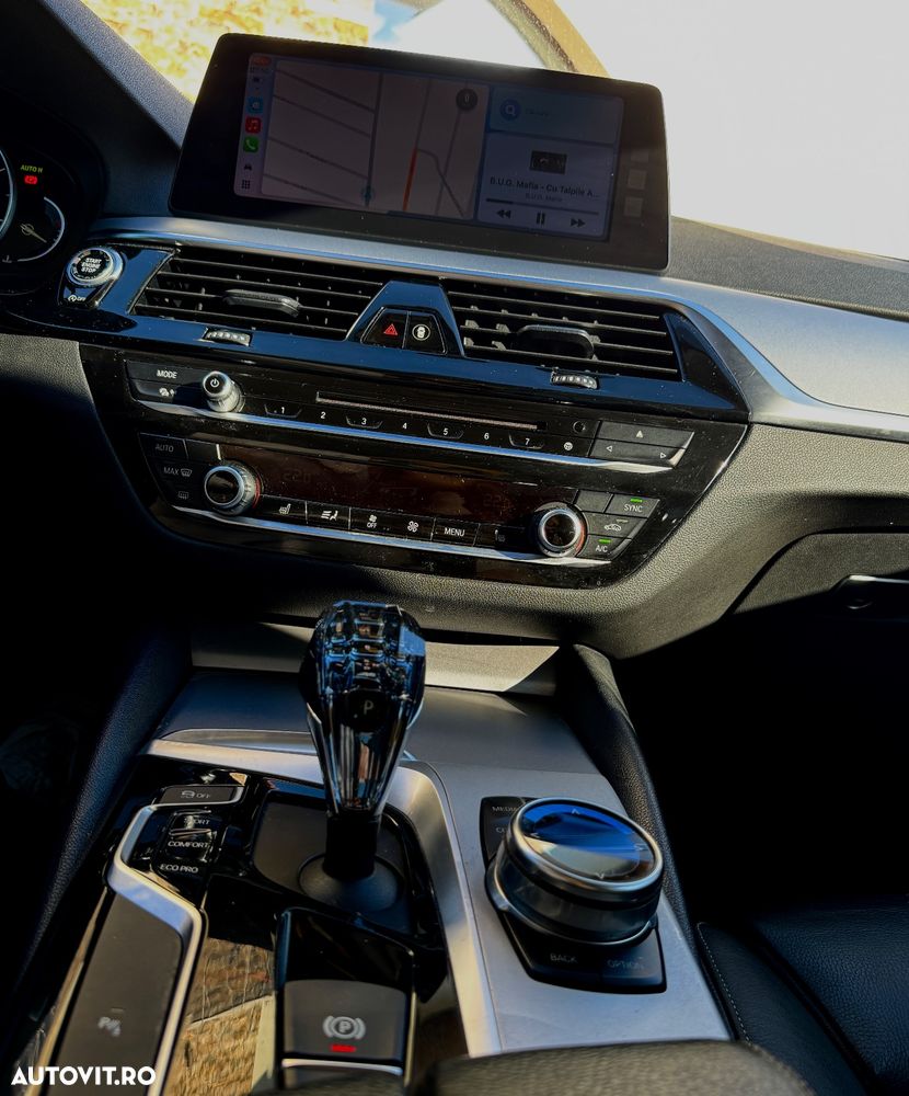 BMW Seria 5 520d xDrive AT - 12