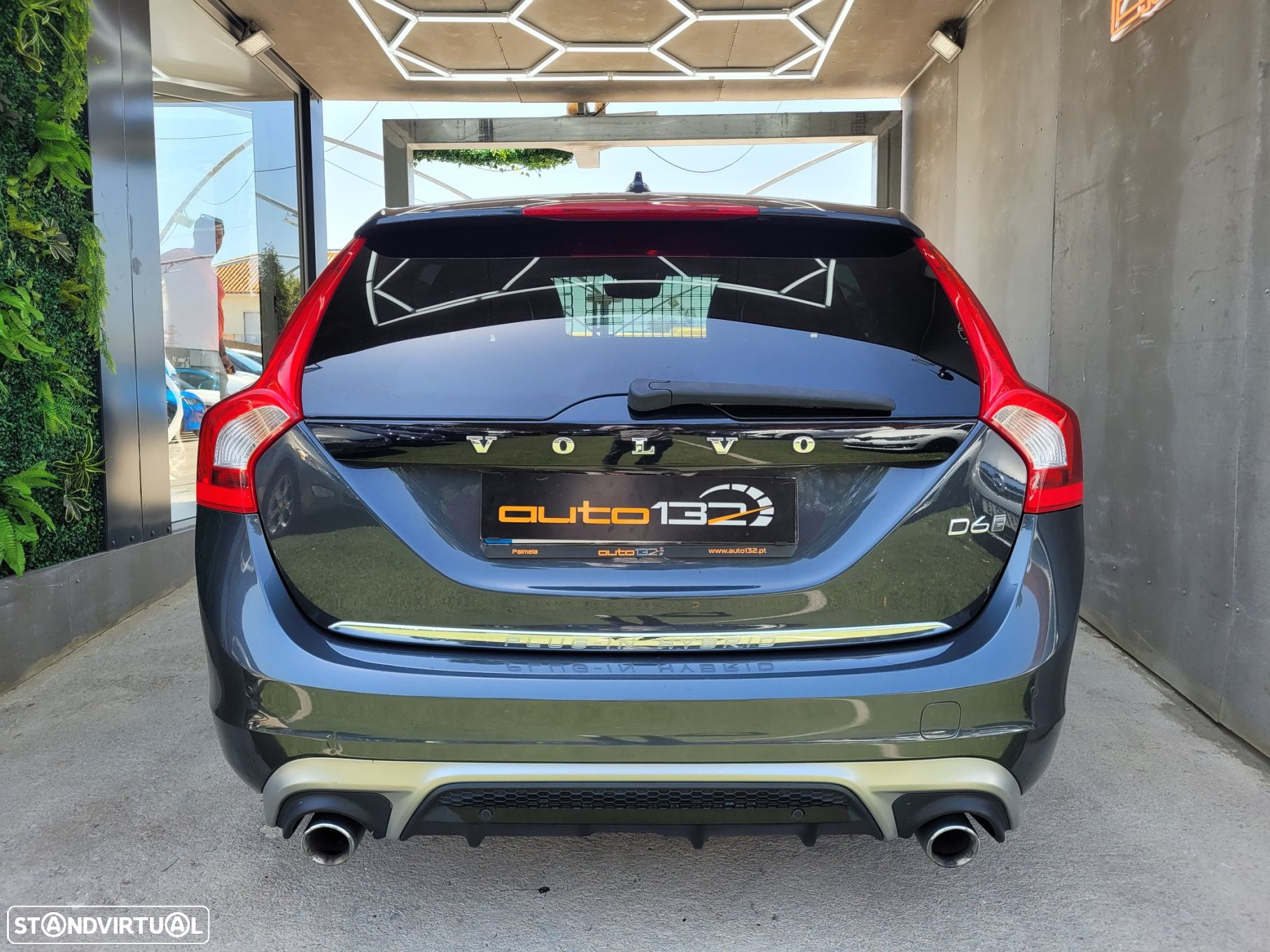 Volvo V60 2.4 D6 R-Design AWD Phev - 5