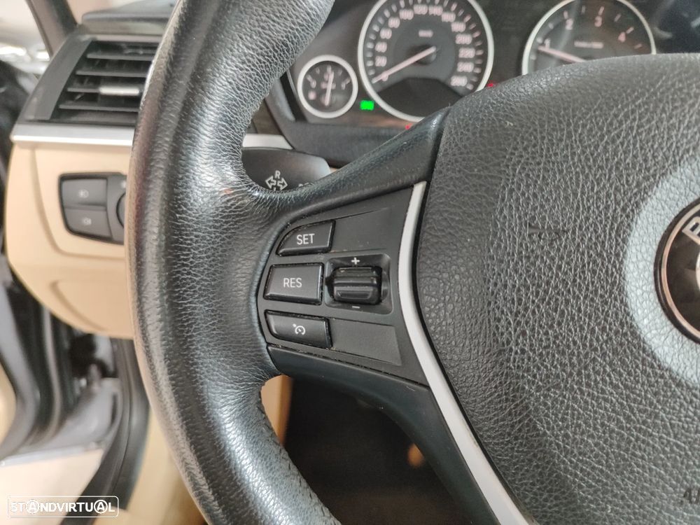BMW 318 d Touring Auto Line Luxury - 32