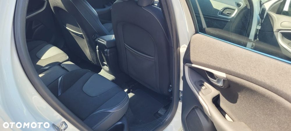 Volvo V40 - 34