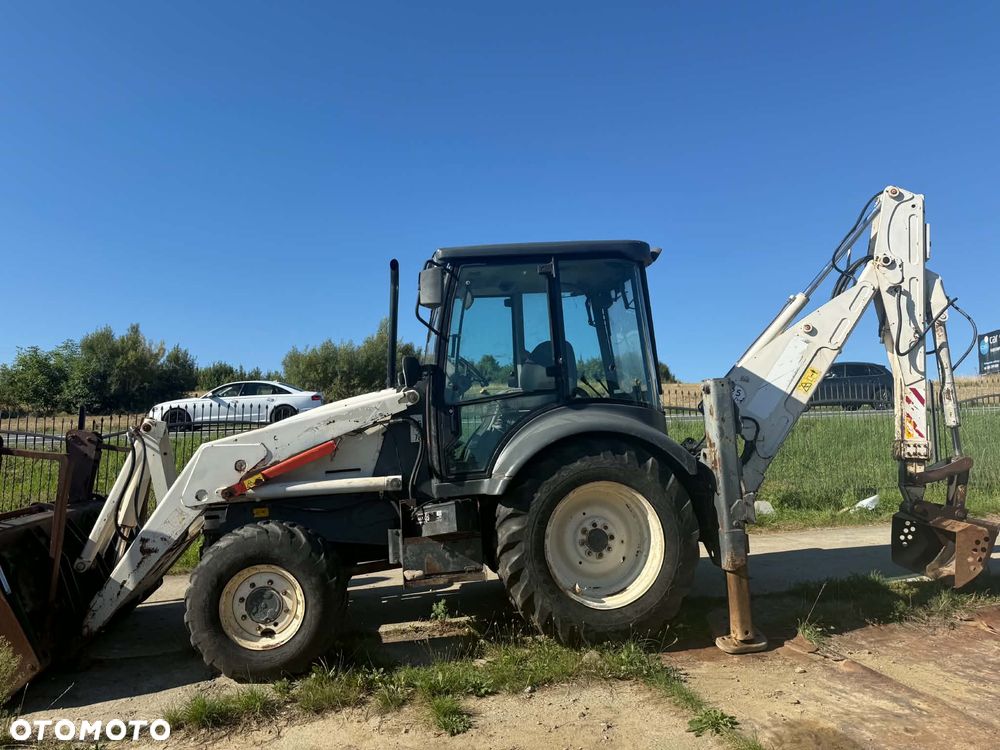 Komatsu Pełna opcja koparko-ładowarka KOMATSU WB07R, TEREX,FERMEC MF 76O - 6