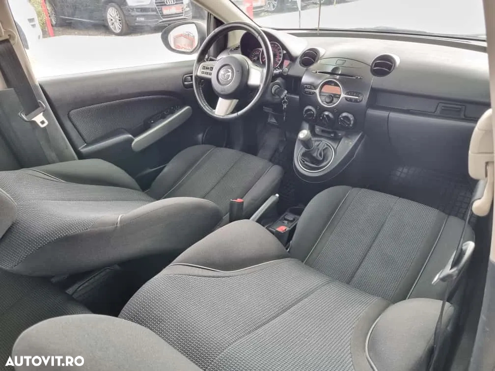 Mazda 2 - 13