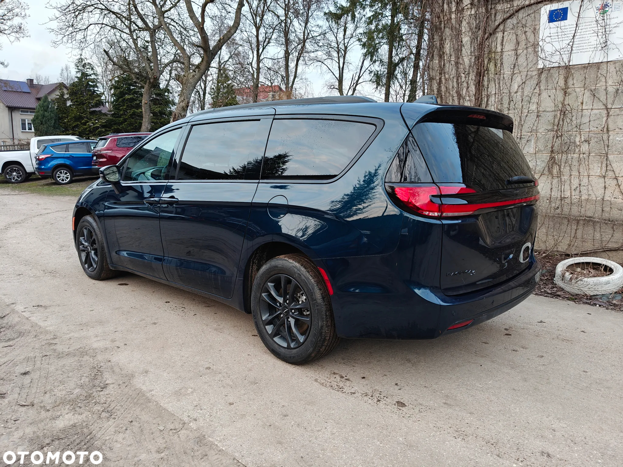 Chrysler Pacifica - 7