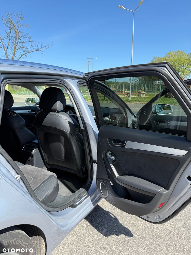 Audi A4 Avant 2.0 TDI Quattro Line S tronic - 12