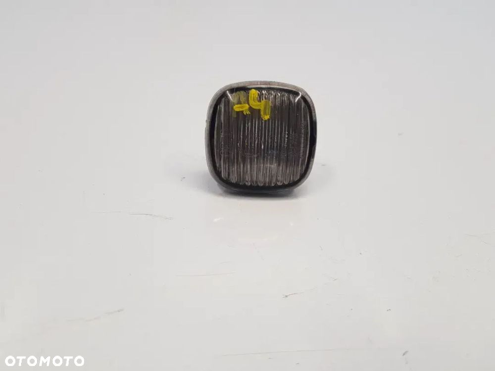 Kierunkowskaz boczny błotnika Audi A4 B5 ks-ad012b - 1