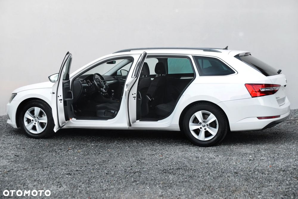 Skoda Superb 2.0 TDI Sportline - 26