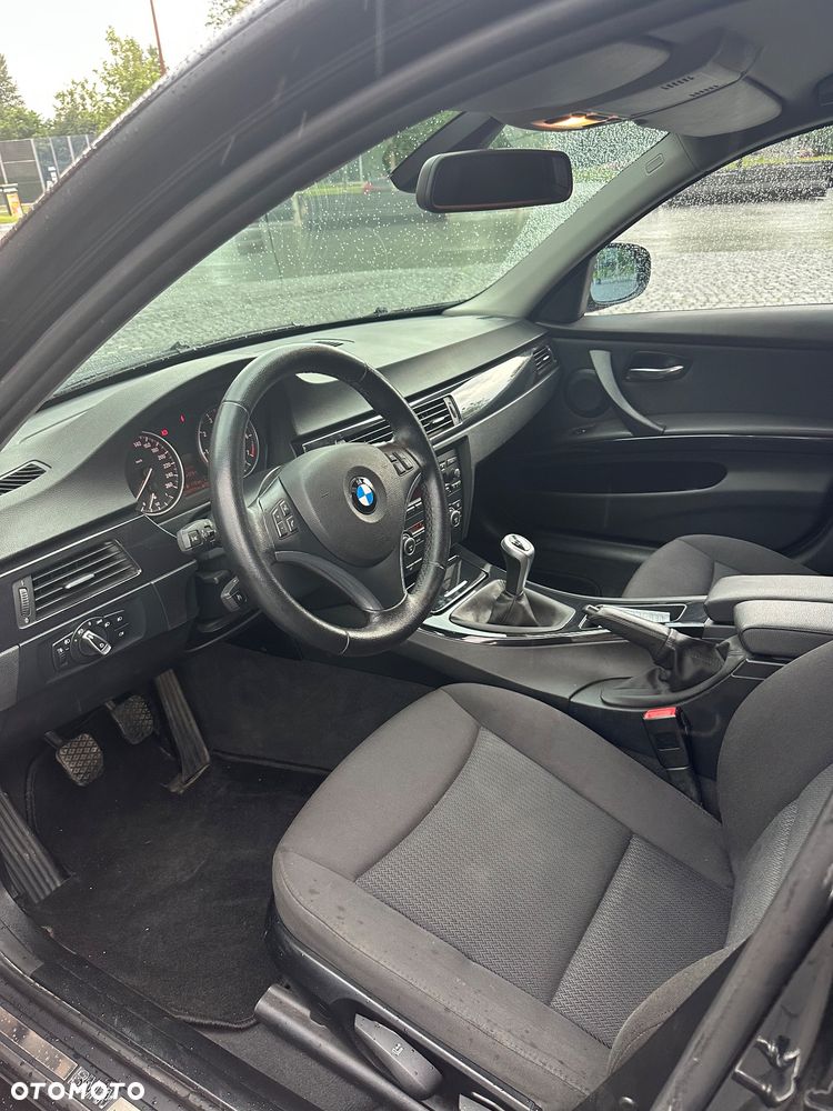 BMW Seria 3 318i Edition Sport - 9