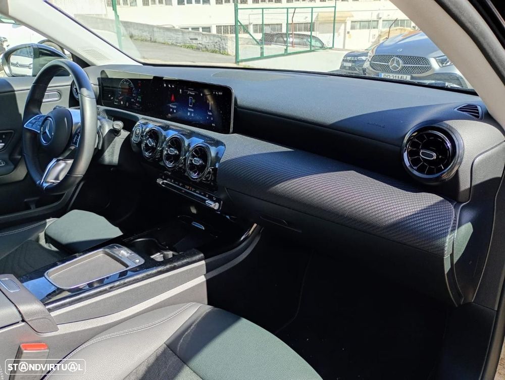 Mercedes-Benz A 250 Limousine e 8G-DCT - 11