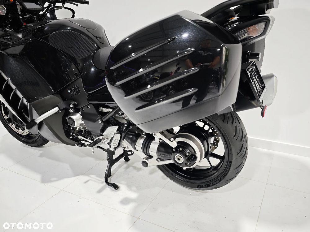 Kawasaki GTR - 17