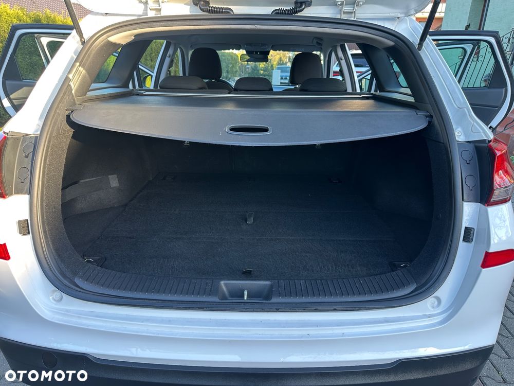 Hyundai i30 blue Kombi 1.4 Trend - 21