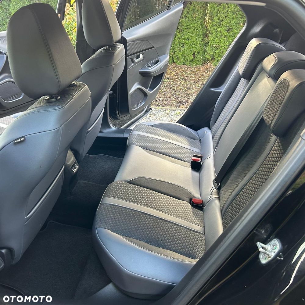 Peugeot 2008 1.5 BlueHDi Allure Pack S&S EAT8 - 28