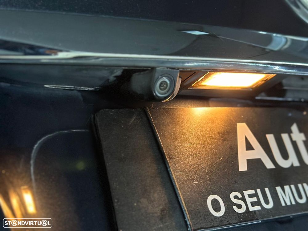 Lancia Voyager 2.8 CRD Platinum - 10