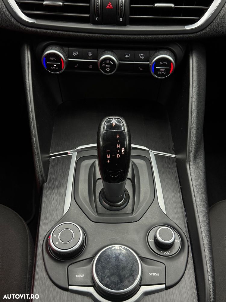 Alfa Romeo Giulia 2.2 JTDM Aut. - 13
