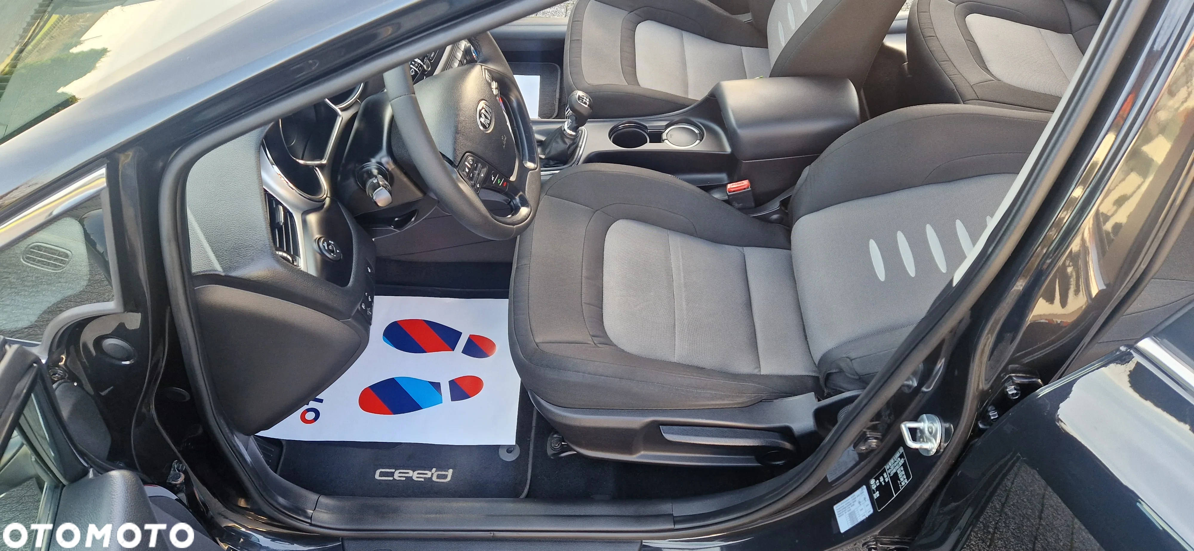 Kia Ceed 1.4 CVVT Dream-Team Edition - 24