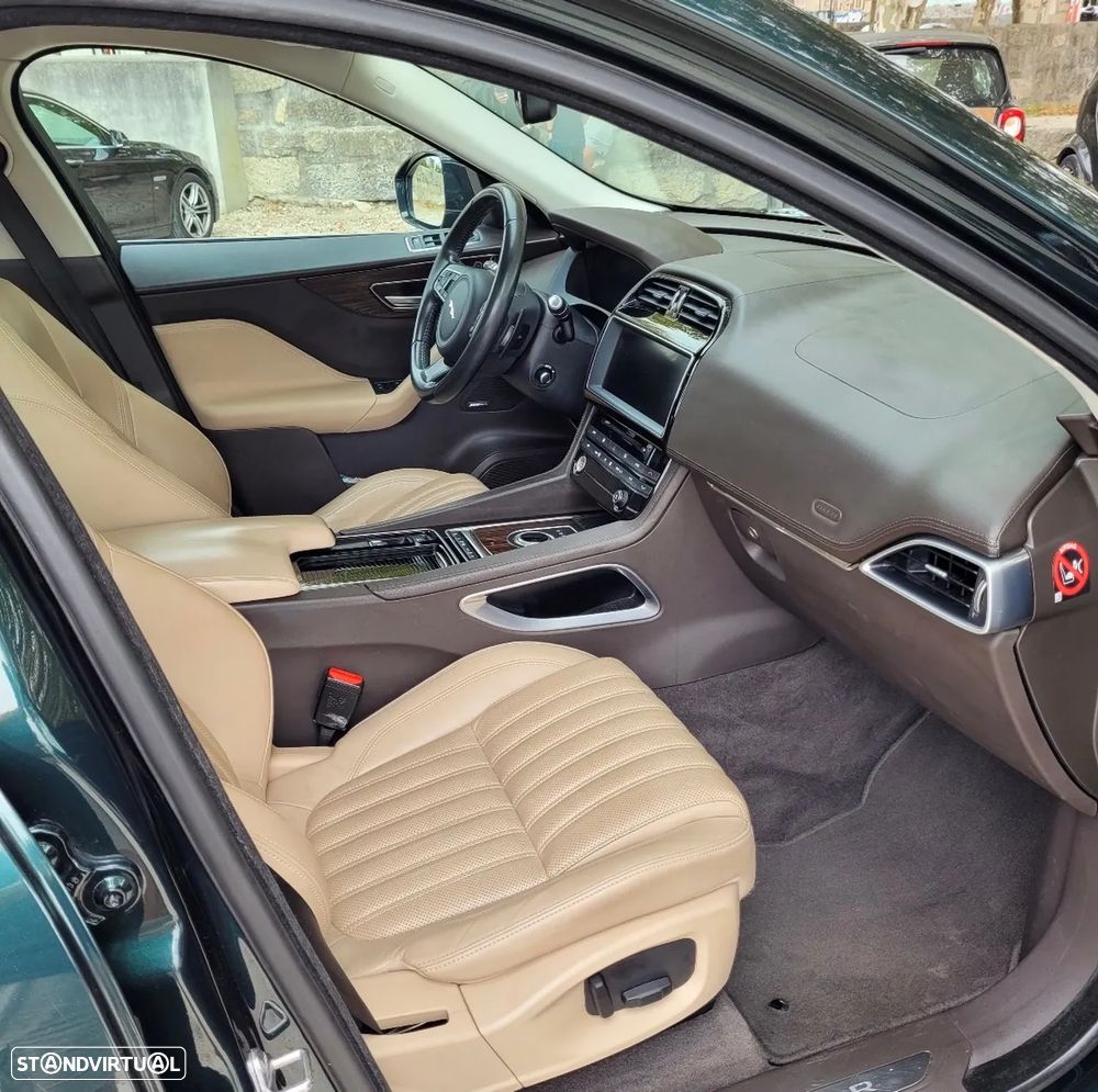 Jaguar F-Pace 2.0 i4D Prestige AWD Aut. - 14