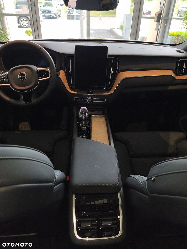Volvo XC 60 B5 B AWD Ultra Dark - 13
